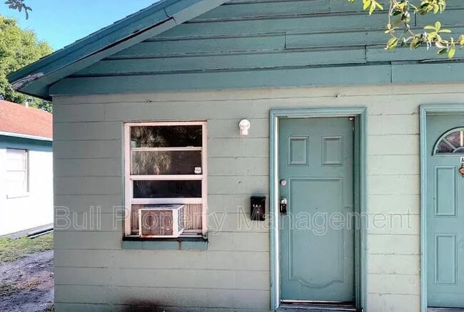 Building Photo - 905 W Anderson St