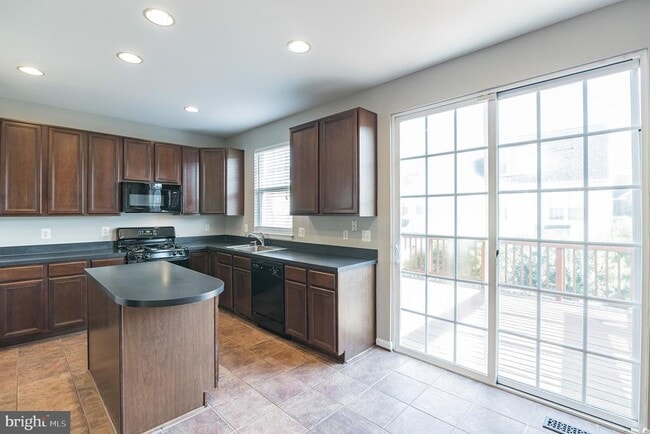 Building Photo - 9240 Cascade Falls Dr