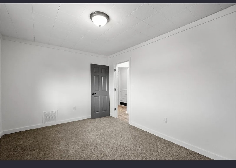 Building Photo - 143 Chalfont St