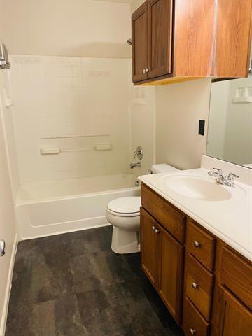 Building Photo - 5721 Mariposa Dr