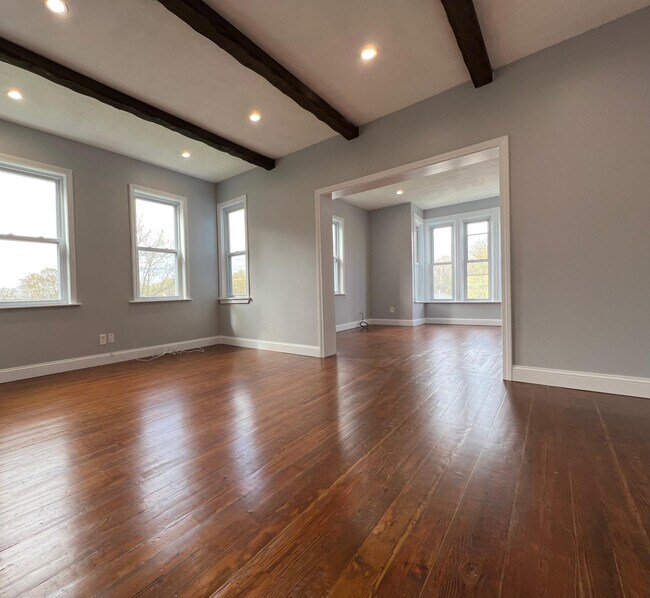 Building Photo - 757 Manton Ave