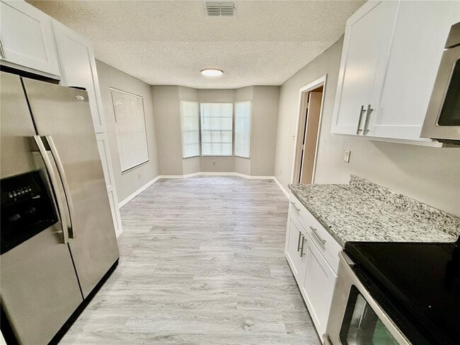 Building Photo - 5490 Britan Dr