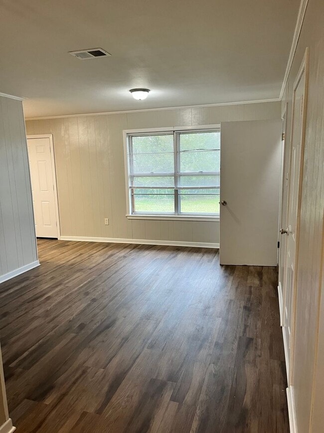Building Photo - 3 Bedroom 1.5 Bath House in PG School Dist...
