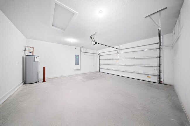 Building Photo - 1689 SW Abingdon Ave