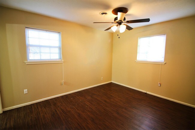 Building Photo - 7917 Hermitage Dr