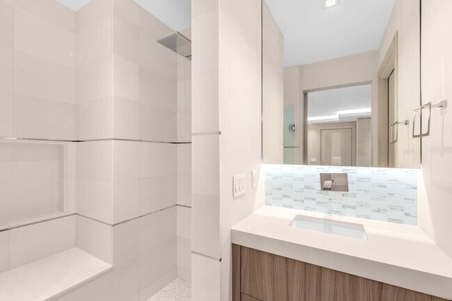 Building Photo - 17301 Biscayne Blvd