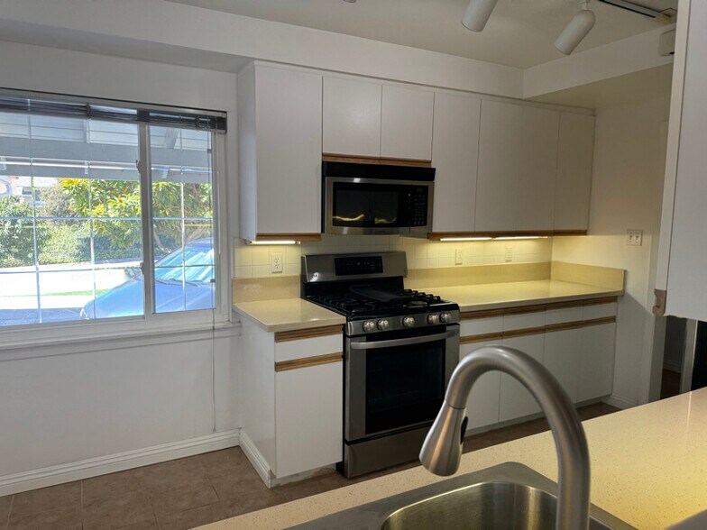 Building Photo - 260 Arnett Ave