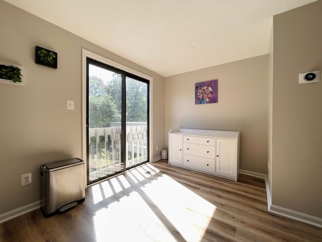 Building Photo - 9516 Dunbrook Ct