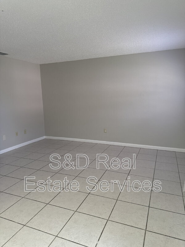 Building Photo - 3009 Allred Dr