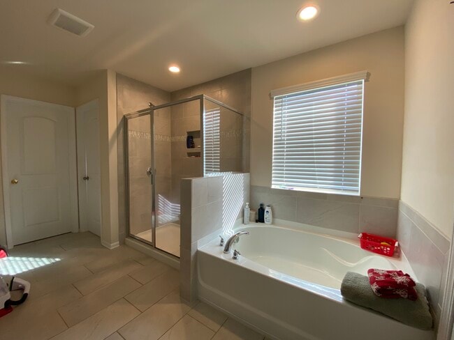 Building Photo - 12820 Heath Grove Dr