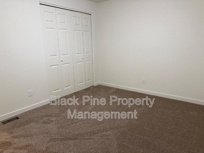 Building Photo - 1937 S Owyhee St