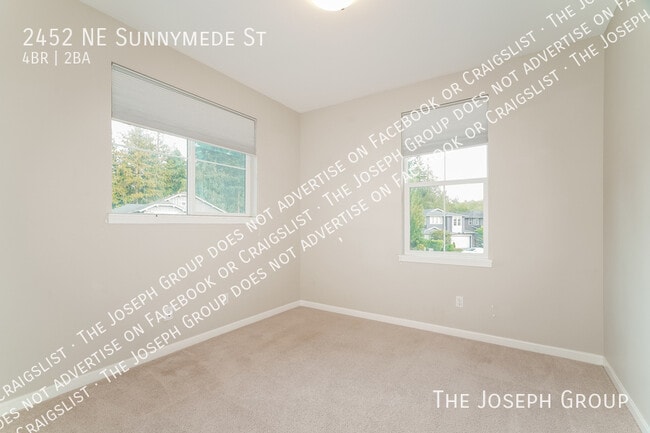 Building Photo - 2452 NE Sunnymede St