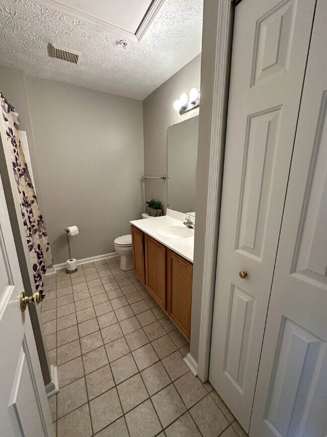 Building Photo - End-Unit Townhome in Owings Mills