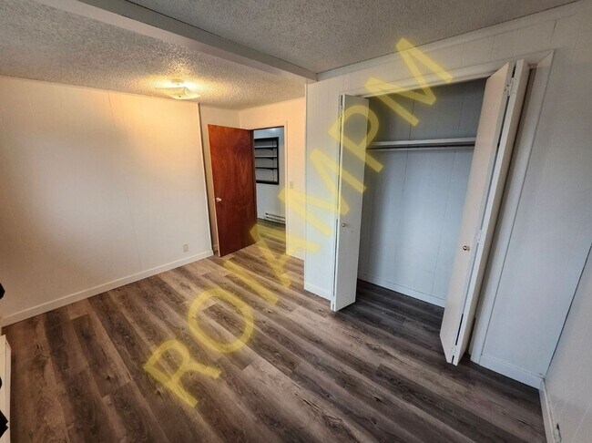 Building Photo - 125/127/129 Main Street