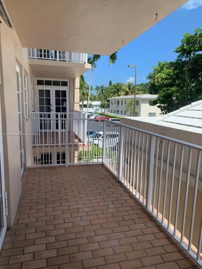 Building Photo - 1280 S Alhambra Cir