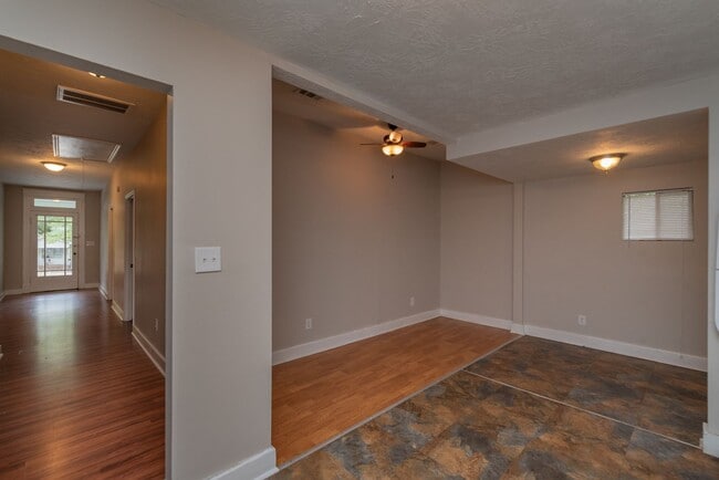 Building Photo - $1450- 4 bed/2 bath single-family home for...