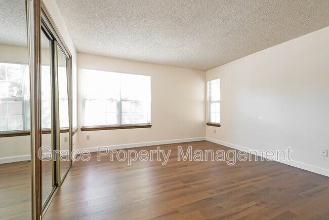 Building Photo - 5863 W Atlantic Pl