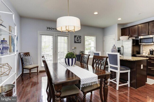 Building Photo - 7359 Matchbox Alley