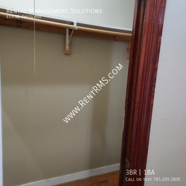 Building Photo - 413 NE Twiss Ave