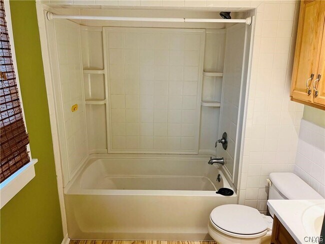 Building Photo - 1005 Gotham St