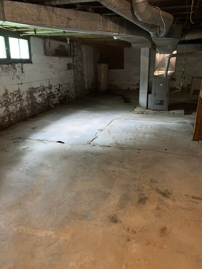 Building Photo - Two Bedroom Duplex