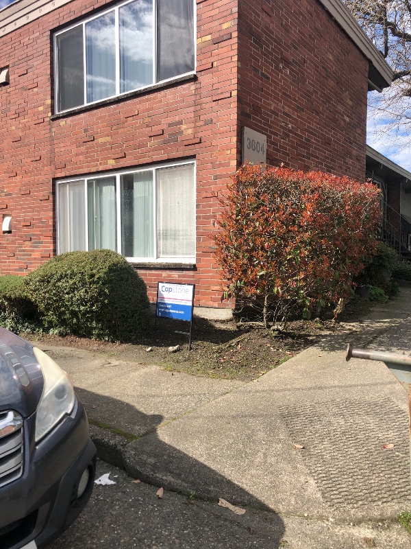 Building Photo - 3604 NE 73rd Pl