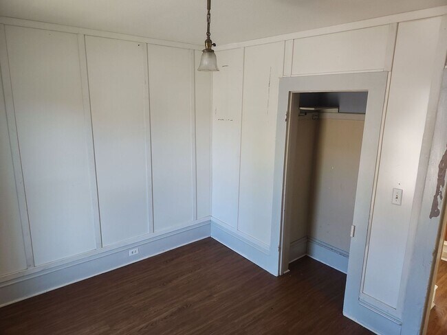 Building Photo - 523-525 Bay