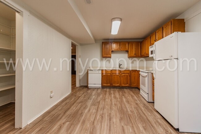 Building Photo - Gorgeous 3 Bedroom / 1 Bathroom Duplex | Gretna