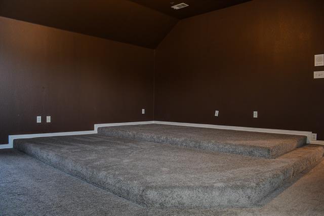 Building Photo - 409 Royal Crest Dr