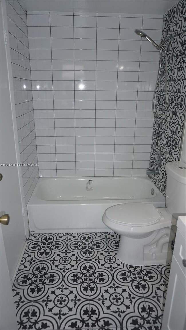 Building Photo - 10057 Winding Lake Rd