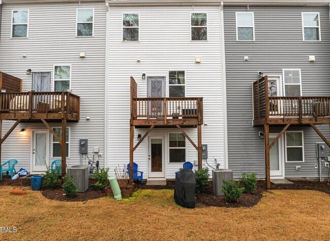 Building Photo - 1052 Shoreside Dr