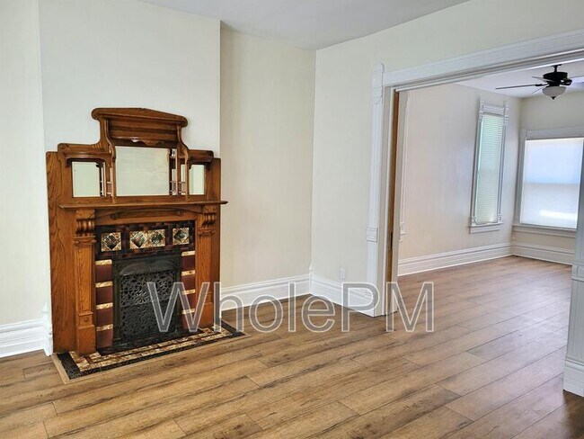 Building Photo - 721 Elati St