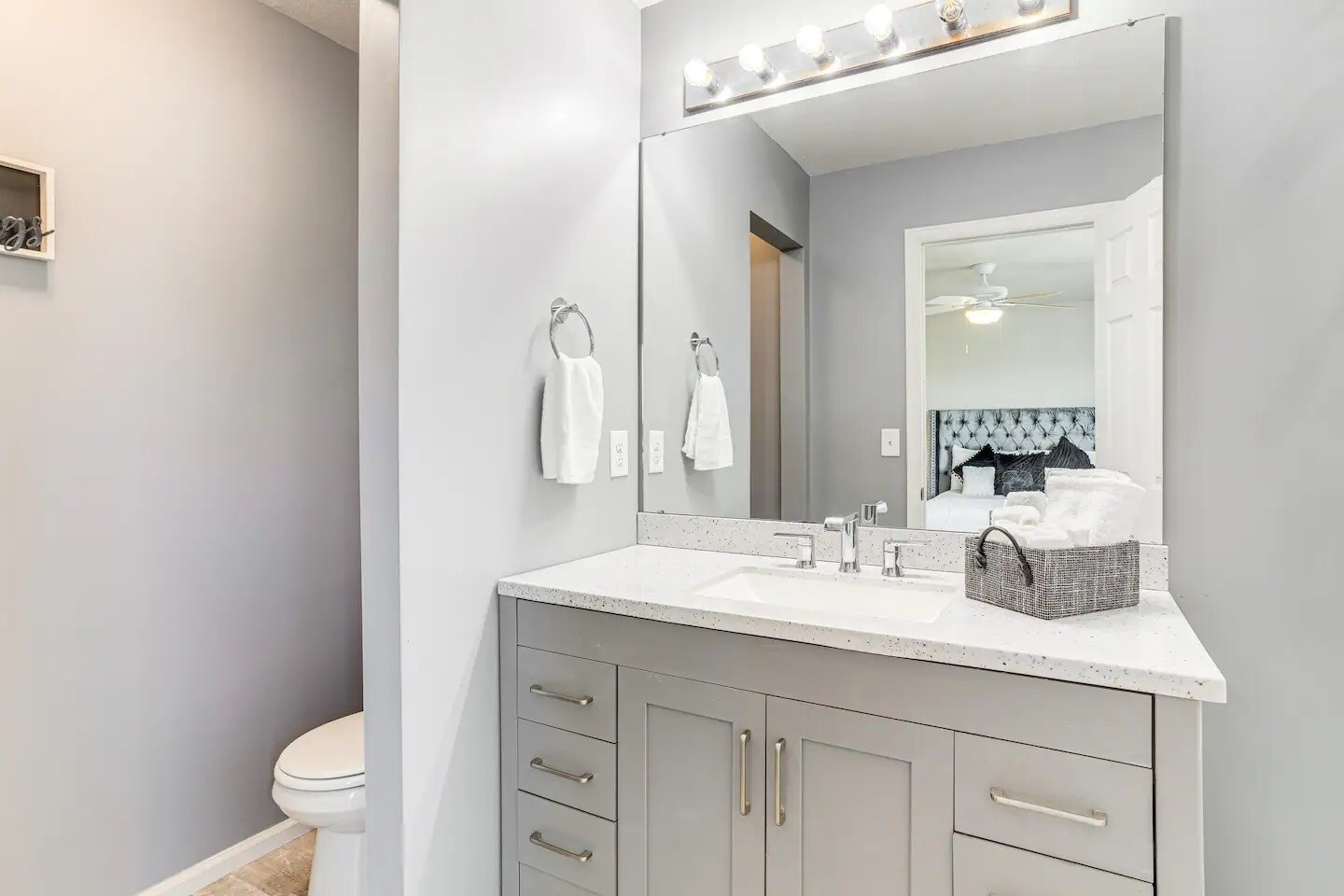 Building Photo - 5546 Lisbon St