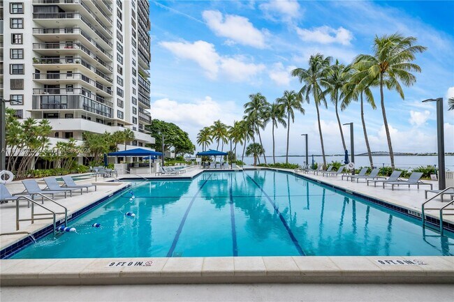 Primary Photo - 2333 Brickell Ave