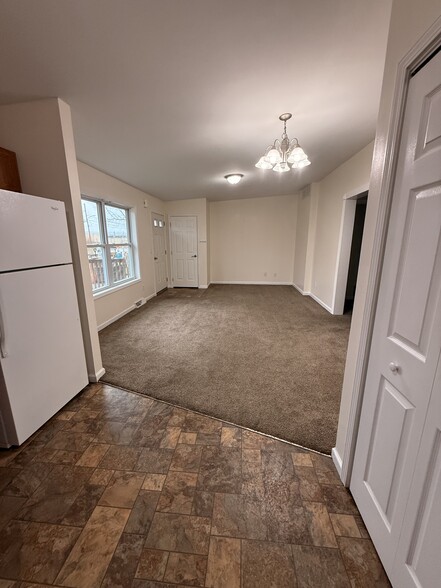 Living room - 4178 S Center St