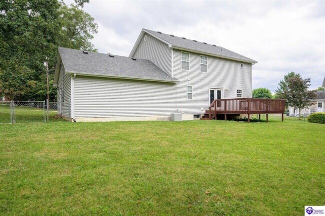 Building Photo - 1802 Oriole Dr