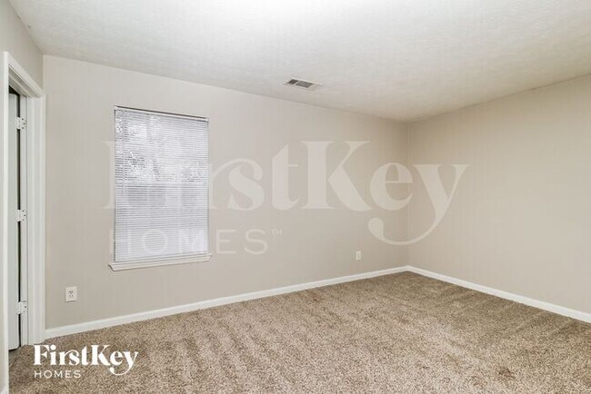 Building Photo - 457 Maid Marion Ln