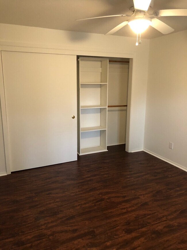 Bedroom - 411 W Dana St