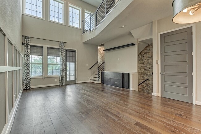 Building Photo - 9627 Towne Lake Pkwy