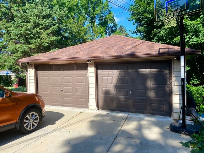 Building Photo - 1663 N 116th St