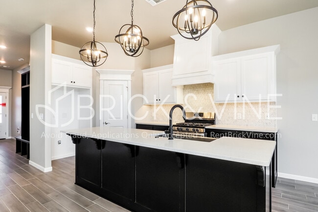 Building Photo - NEW CONSTRUCTION Home in Edmond Area!
