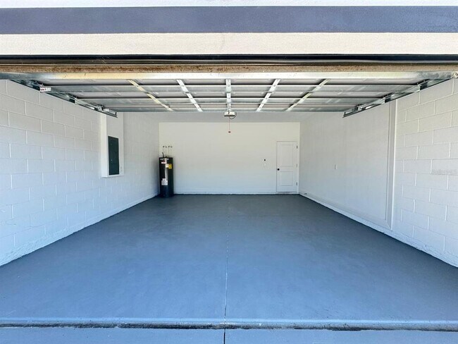 Building Photo - 455 Marion Oaks Dr