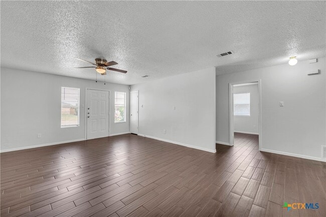 Building Photo - 4300 Beach Ball Dr