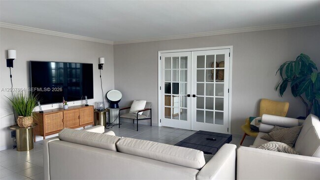 Building Photo - 9225 Collins Ave