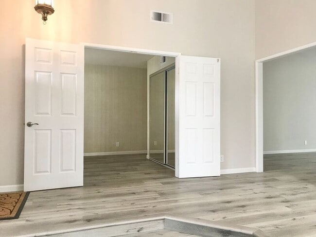 Building Photo - 28582 La Cumbre