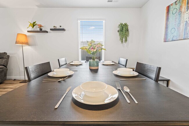 Building Photo - 8648 E Wishmore St