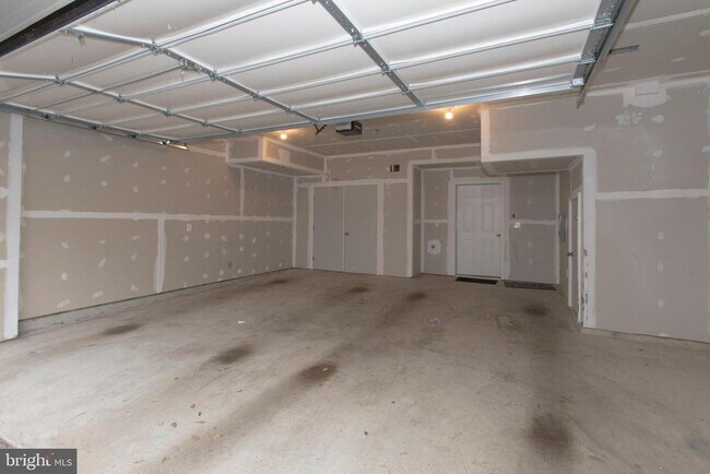 Building Photo - 14337 Potomac Heights Ln