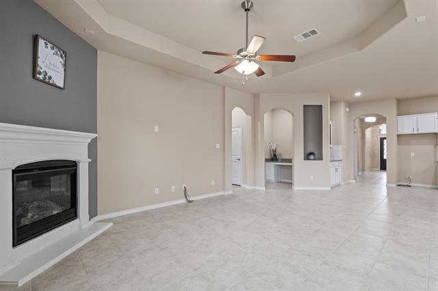 Building Photo - 2104 Lake Cliff Dr
