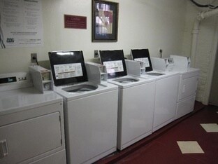 Building Photo - NO FEE - Renovated Two Bed Near Northeastern