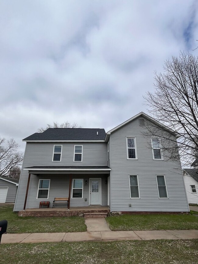 Building Photo - 460 Platt St